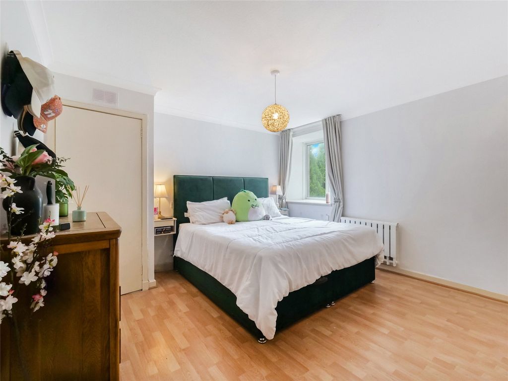 Additional image 9 of 3 bed flat for saleOakshaw Street West, Paisley, Renfrewshire PA1
