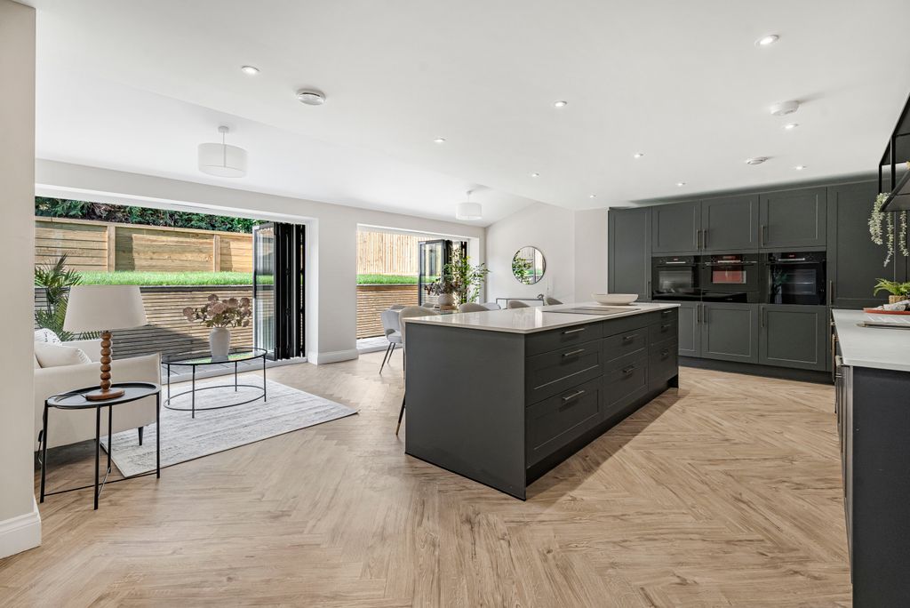 Property photo 1 of 21 Show Home