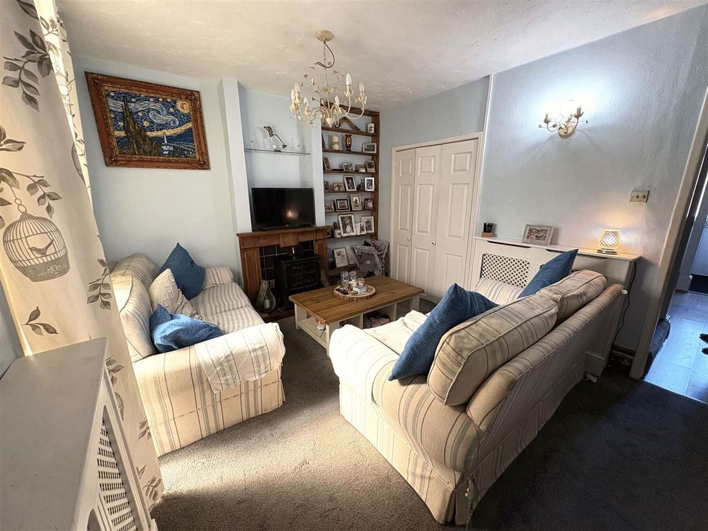 Property photo 2 of 11