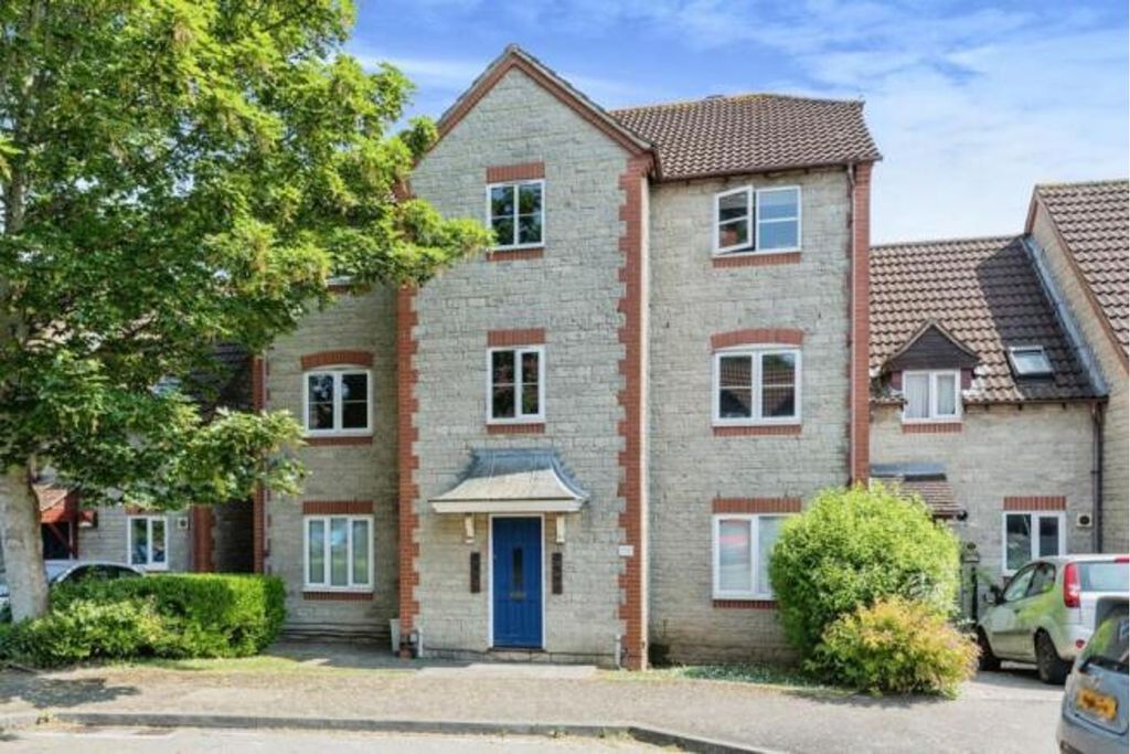 Property photo 1 of 12