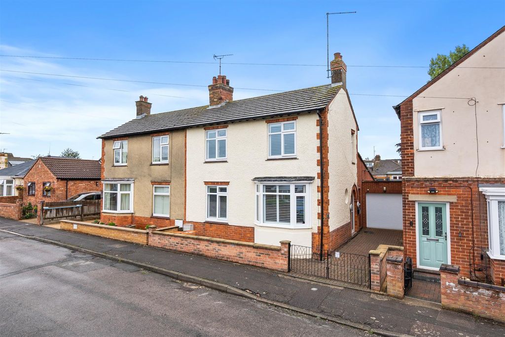 Property photo 1 of 24