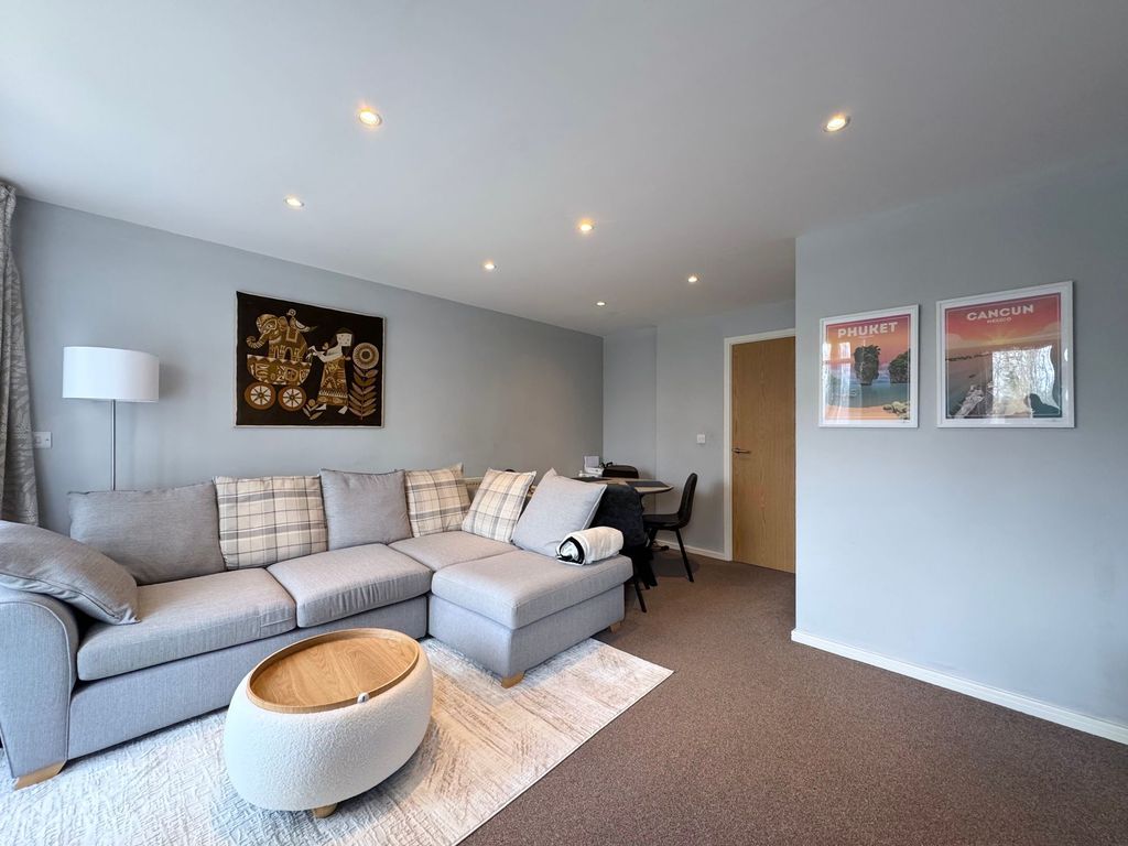 Property photo 3 of 11 Open Plan Loung/Dining Area