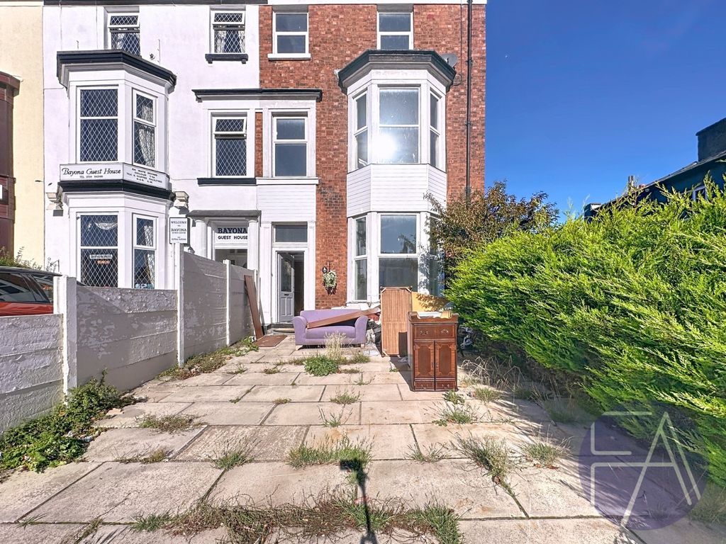 Property photo 1 of 40 4557381