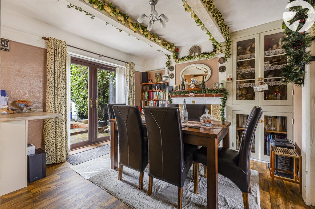 Property photo 3 of 24 Picture 3