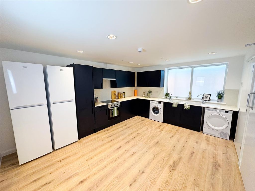 Property photo 2 of 10 Kettering Road.Jpg