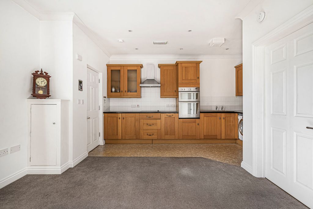 Property photo 3 of 15 11_89717.Jpg