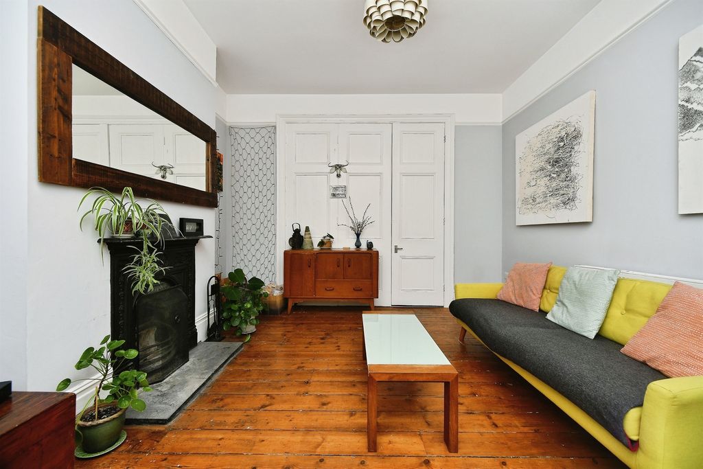 Property photo 3 of 13
