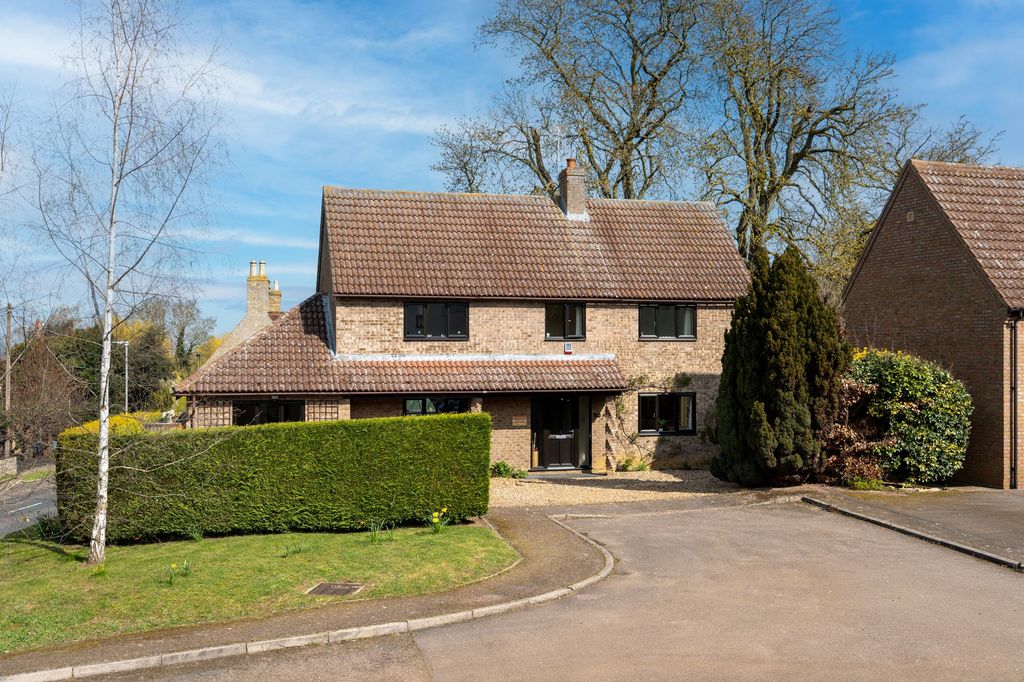 Property photo 1 of 31