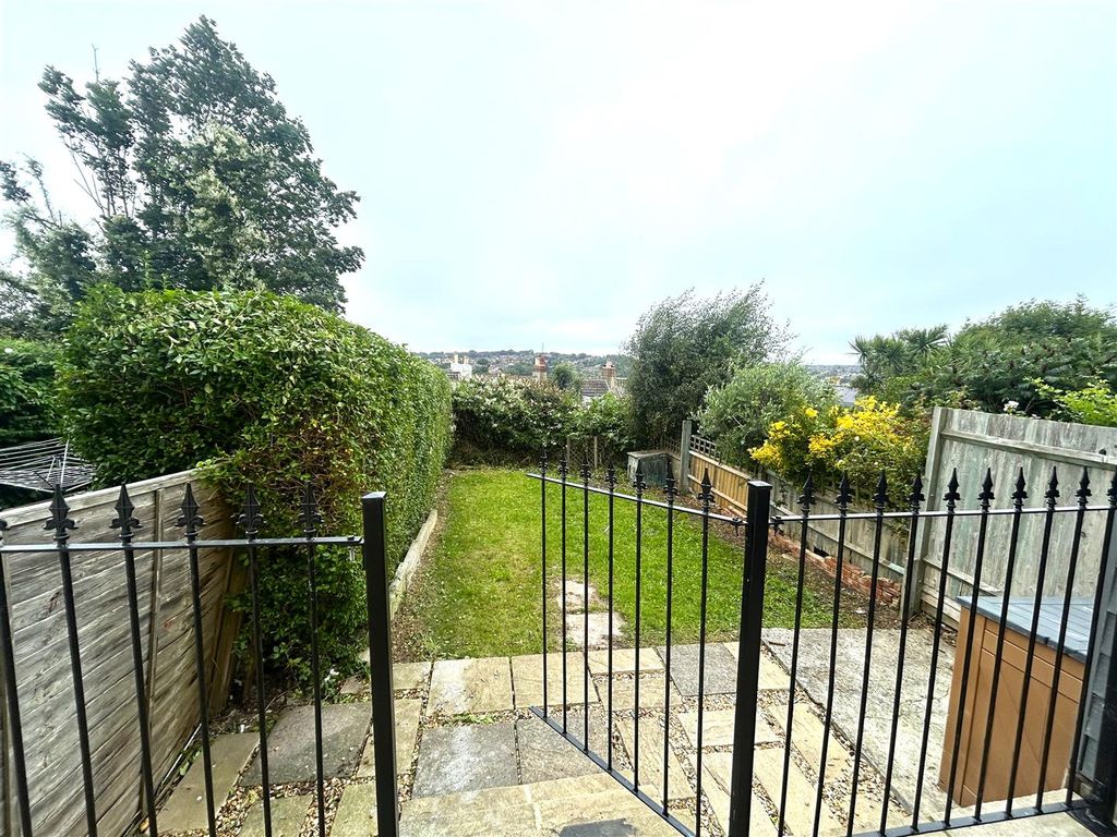 Property photo 2 of 18