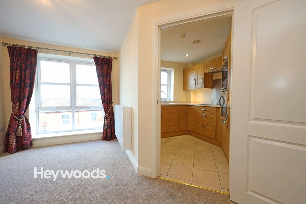 Property photo 3 of 21
