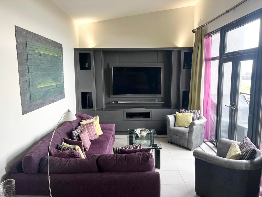 Property photo 2 of 7 Balcony