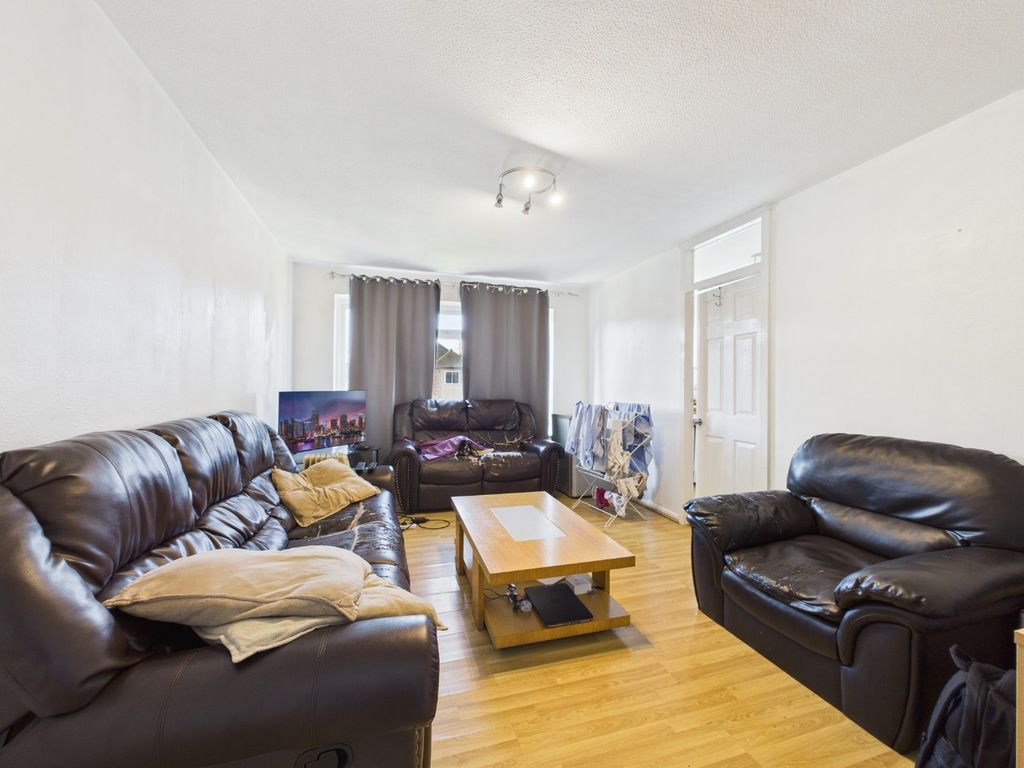 Property photo 2 of 9 2537801