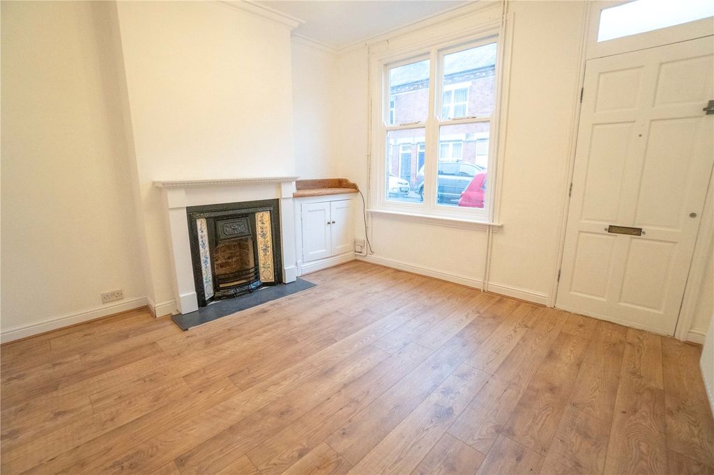 Property photo 3 of 6 Picture 3