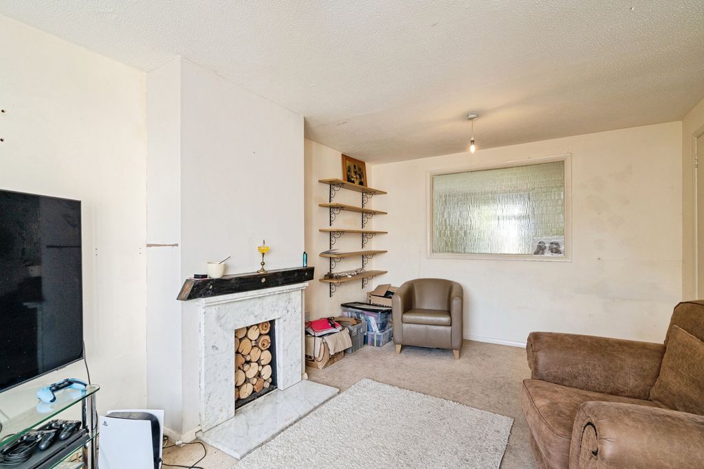 Property photo 2 of 17 Photo