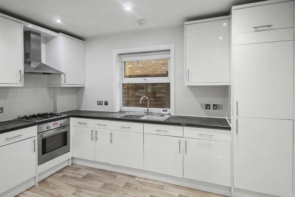 Property photo 3 of 10 3.Jpg