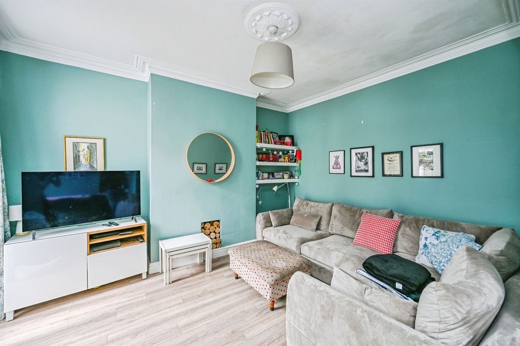 Property photo 3 of 14