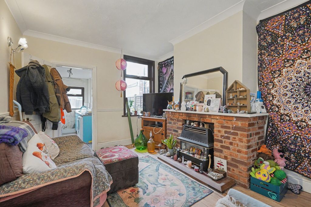 Property photo 3 of 20