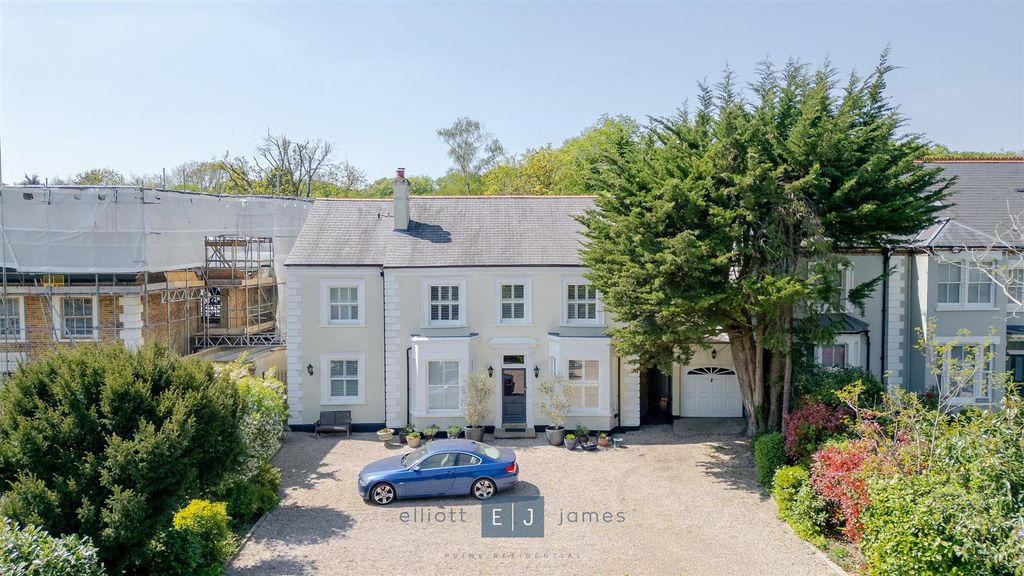 Property photo 3 of 46