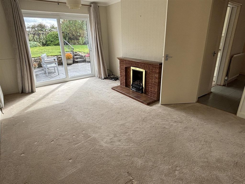 Property photo 2 of 6 Lounge
