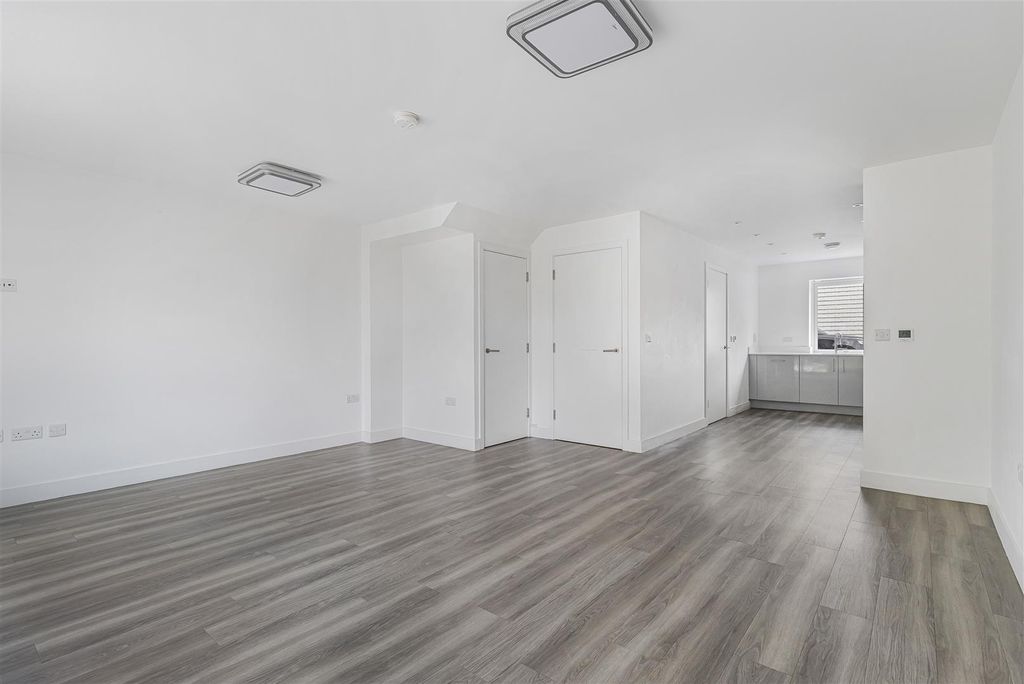 Property photo 2 of 15 17_58073.Jpg