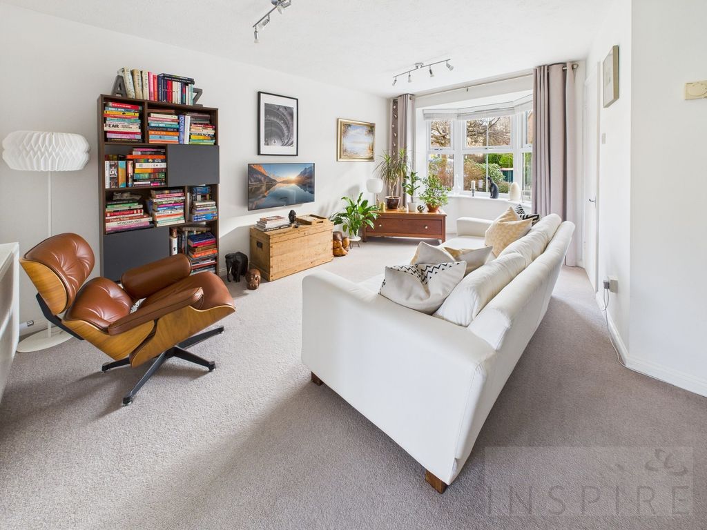 Property photo 2 of 28