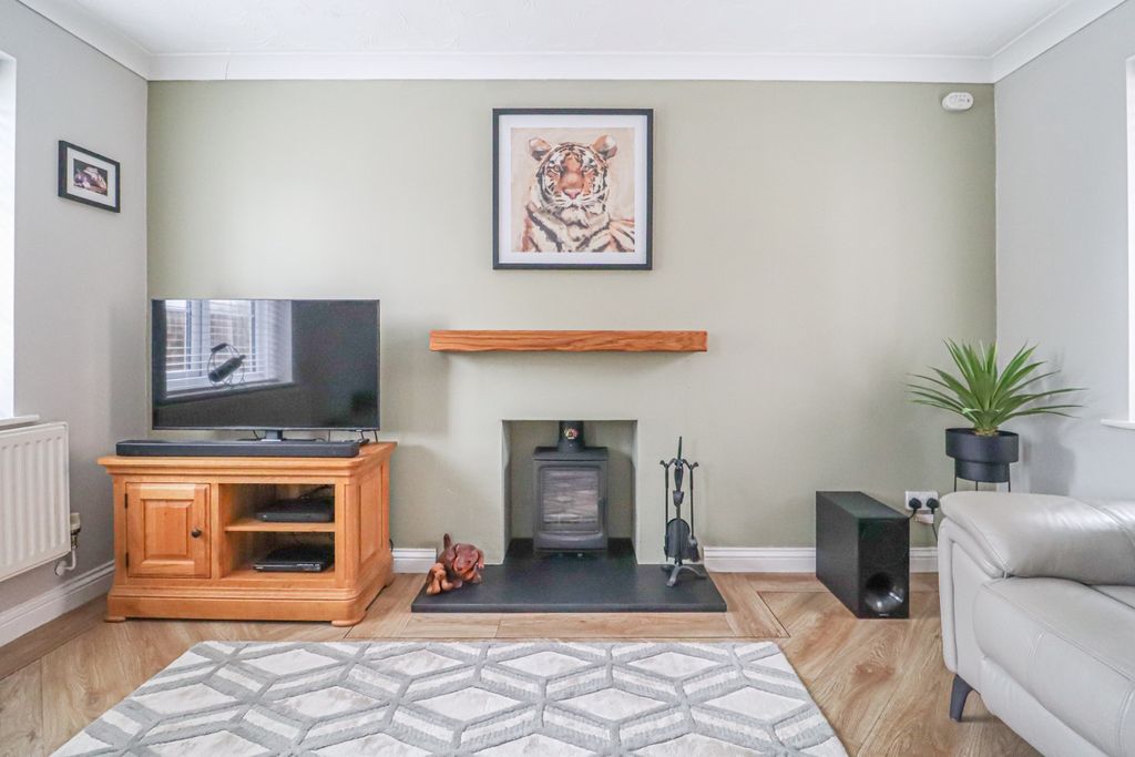 Property photo 3 of 23 4821356