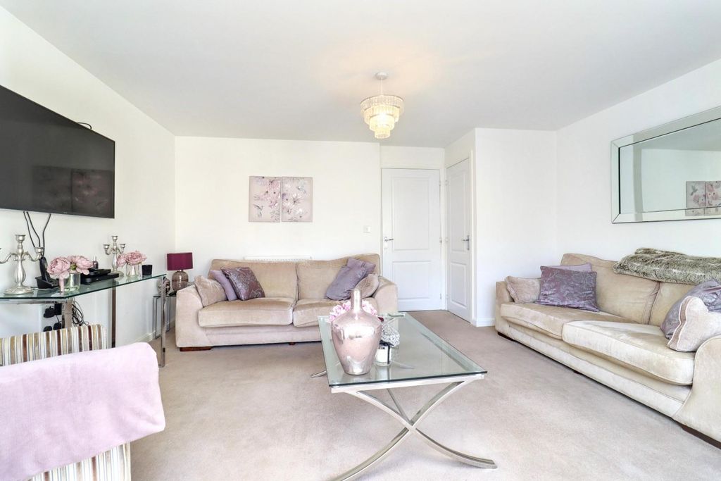 Property photo 3 of 23