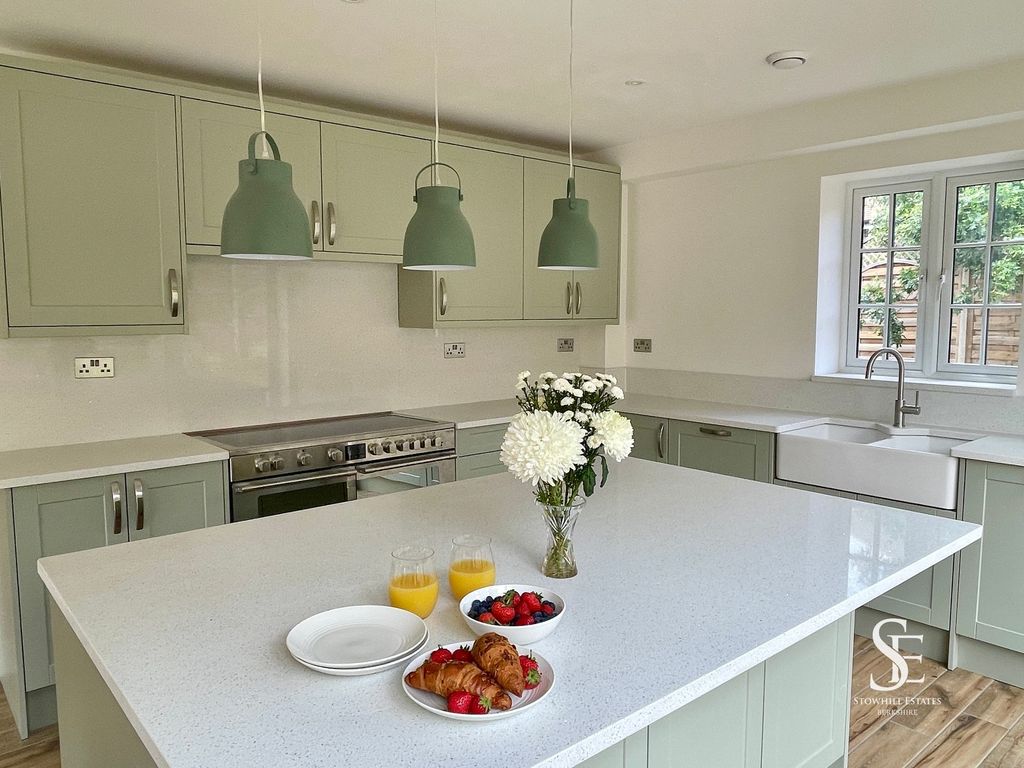 Property photo 1 of 1 Kitchen