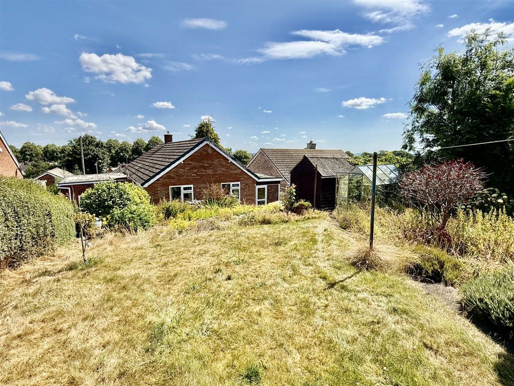 Property photo 3 of 19 Rear Gardens