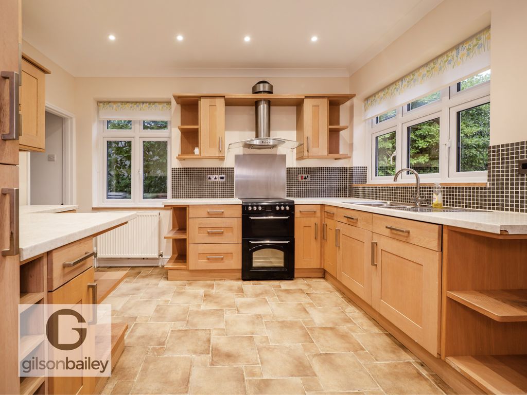 Property photo 2 of 20 32-11Boultonroad-48