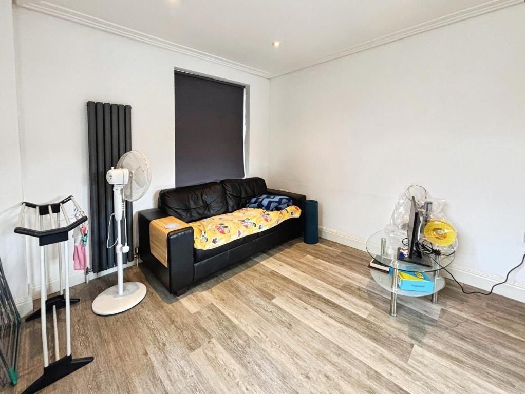 Property photo 3 of 5 3