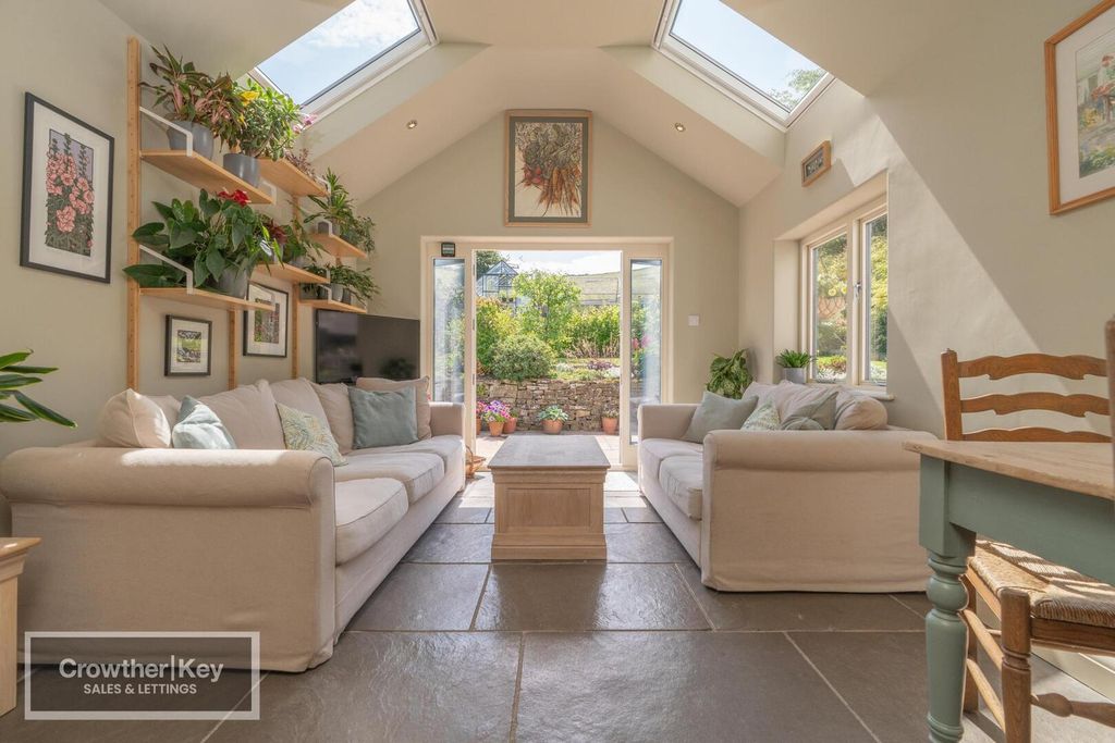 Property photo 2 of 48 Conservatory