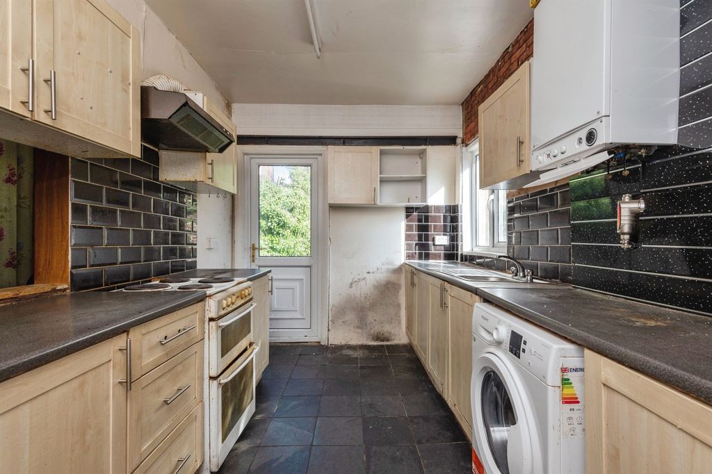 Property photo 3 of 15