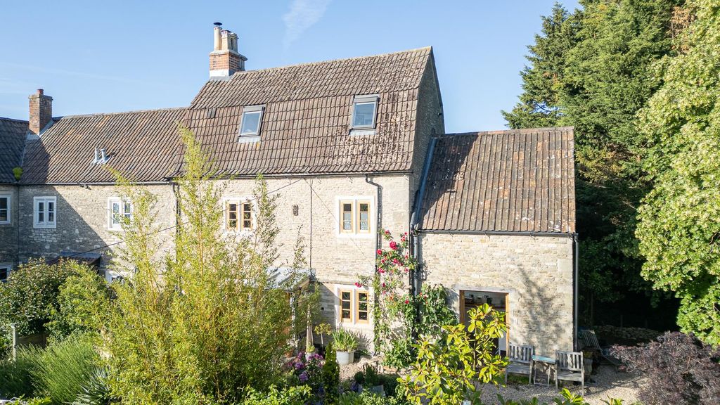 Property photo 1 of 23 Monkton Hill-1.Jpg