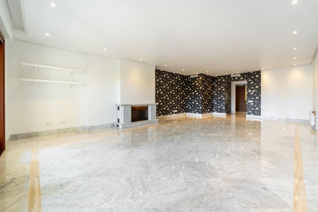 Property photo 3 of 48