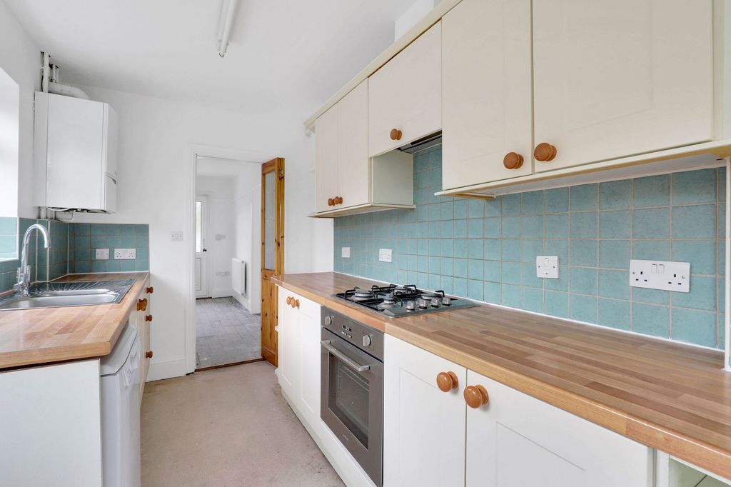 Property photo 2 of 17