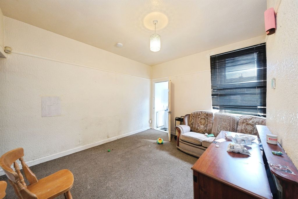 Property photo 3 of 21
