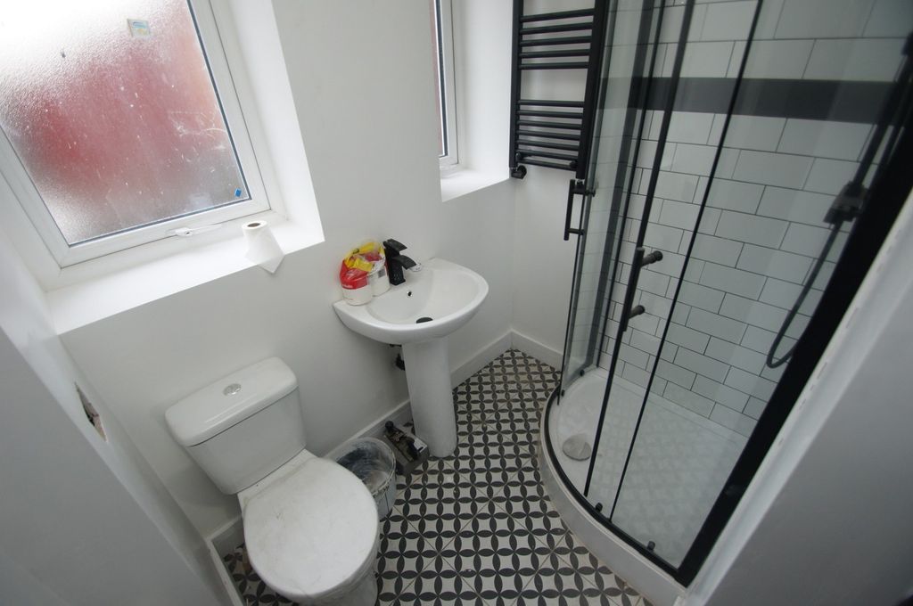 Property photo 3 of 6 Not Specified