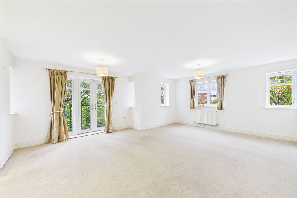 Property photo 2 of 9 Picture No. 26