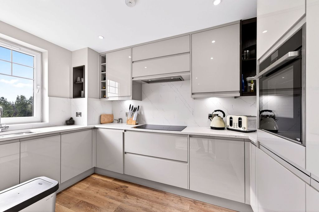 Property photo 3 of 55 Kitchen