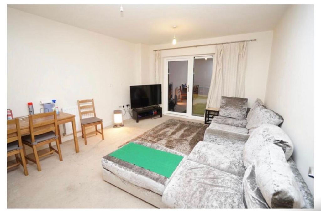 Property photo 2 of 8