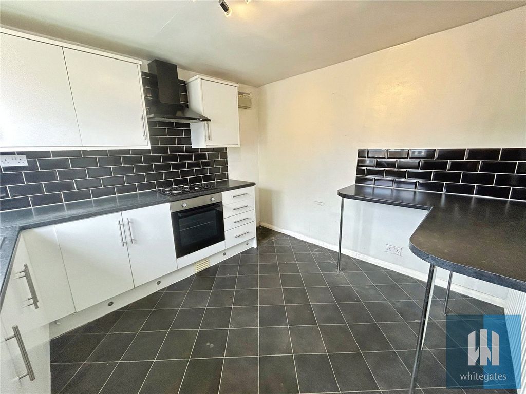 Property photo 2 of 21 Picture No. 27