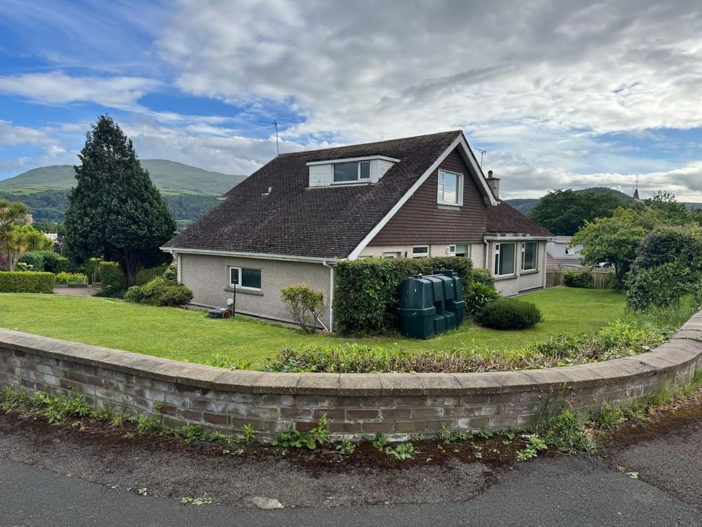 Property photo 3 of 3