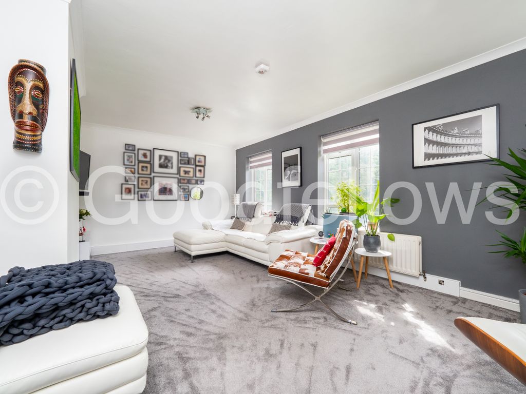 Property photo 2 of 13 Farnhamc16-002 Wm.Jp