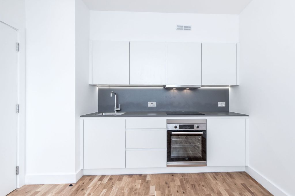 Property photo 1 of 22 Kitchen