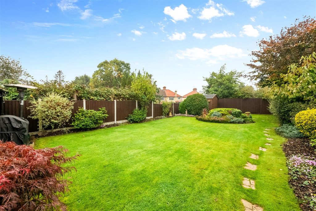 Property photo 2 of 34