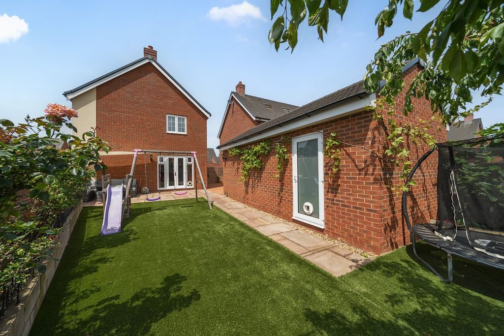 Property photo 2 of 18