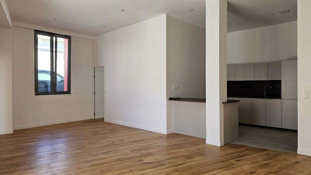 Property photo 1 of 6 Apartment