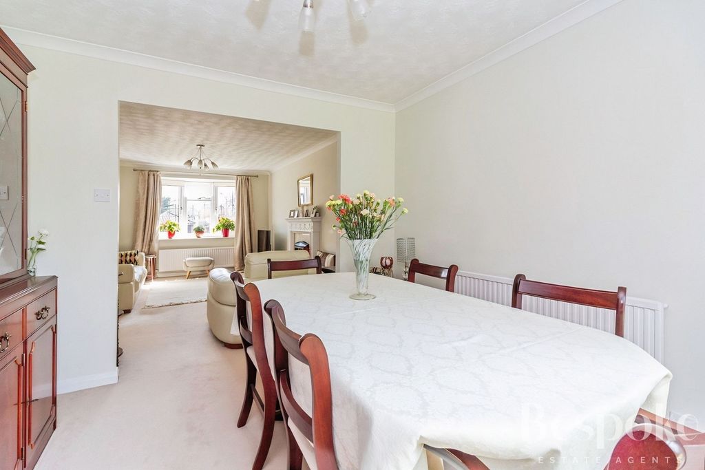 Property photo 3 of 40 Dining Room