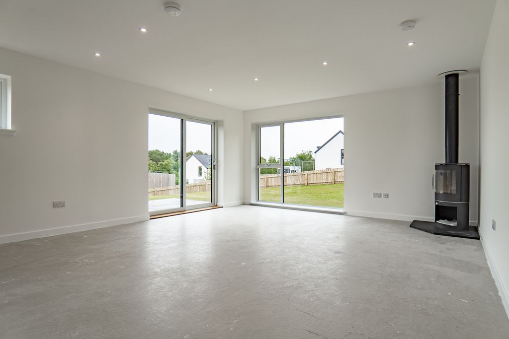 Property photo 3 of 50